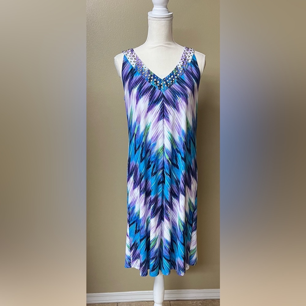 Peter Nygard embellished dress. No wrinkle